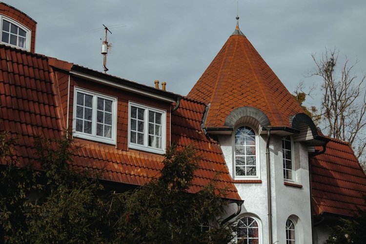 7 Tips for Choosing the Right Roofing Contractor 7 Tips for Choosing the Right Roofing Contractor
